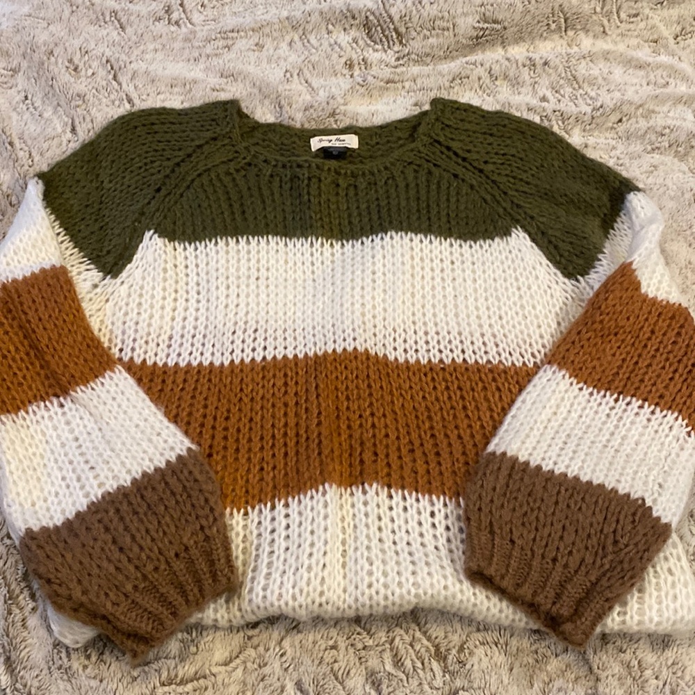 Lightweight Sweater - Great Colors for Fall - Fits Like a Large